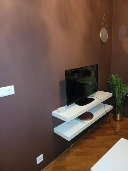 Mona Lisa Apartment Akureyri Buitenkant foto